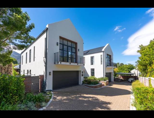 6 BEDROOM PROPERTY TO RENT IN CONSTANTIA